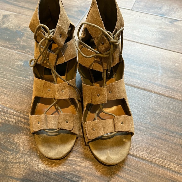 dolce vita lace up booties in excellent used condition. Size 9.5 - Picture 2 of 7